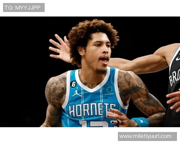 乌布雷半场表现全面贡献12分5板2助2断1帽展现全能实力