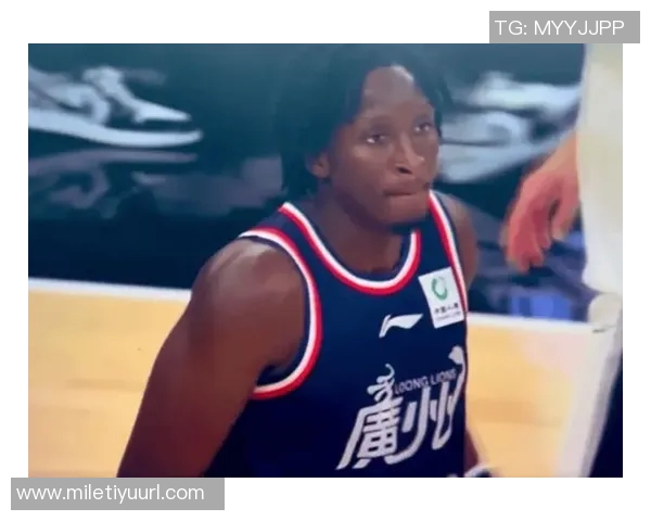 奥拉迪波状态回暖19投8中贡献20分5篮板3助攻5抢断表现抢眼